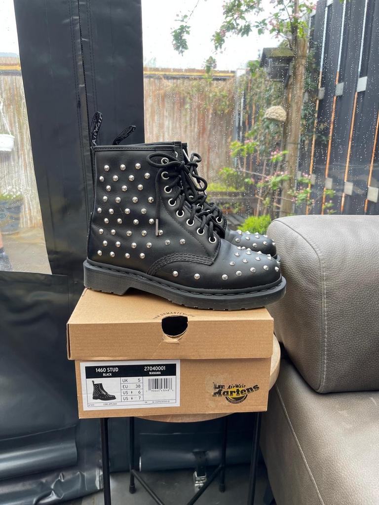 Dr. Martens 1460 Stud laarzen zwart maat 38, Ophalen of Verzenden, Zo goed als nieuw, Zwart, Lage of Enkellaarzen