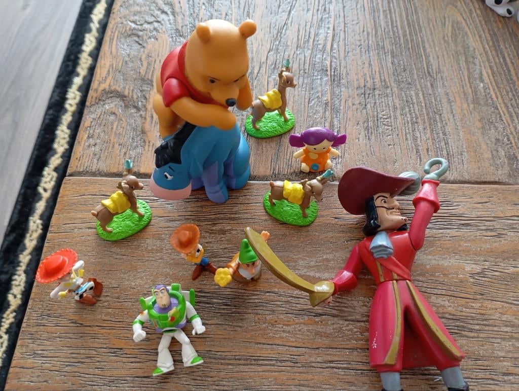 23 STUKS DISNEY EN TOY STORY FIGUREN NIET ALLES 25€ ZIE FOTO, Ophalen of Verzenden, Overige figuren, Zo goed als nieuw, Beeldje of Figuurtje
