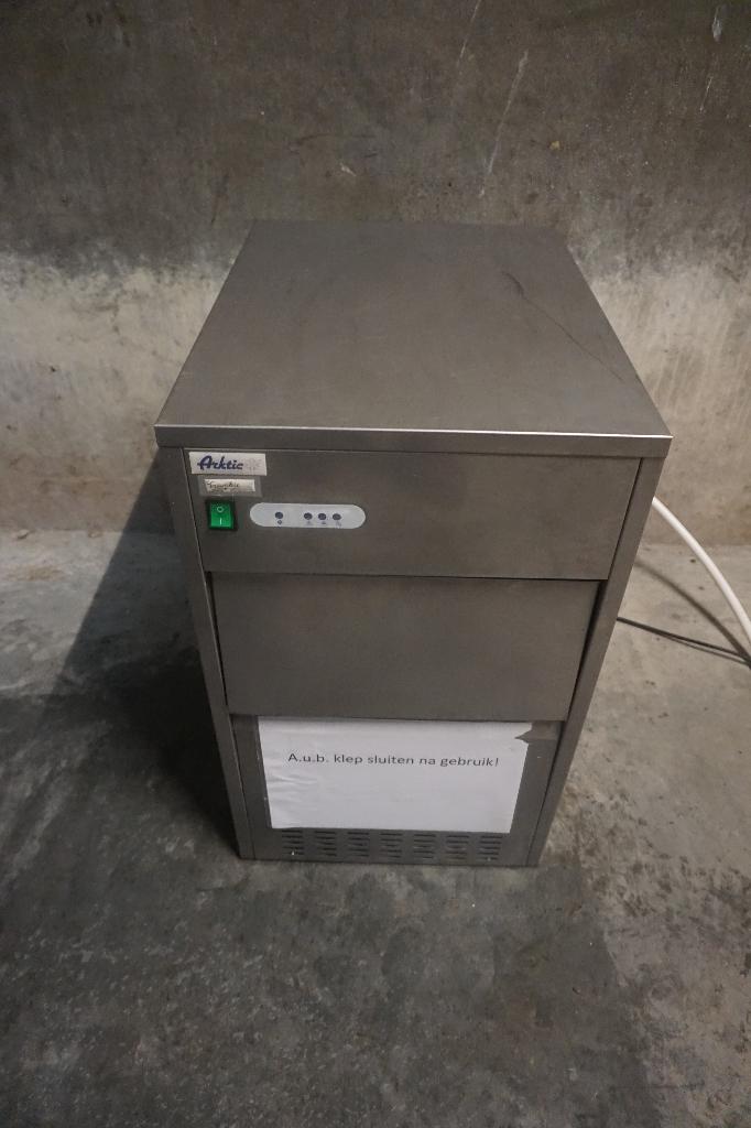 Arktic ijsblokjesmachine ijsmachine | holle blokjes, Ophalen, Gebruikt, Zelfvriezend