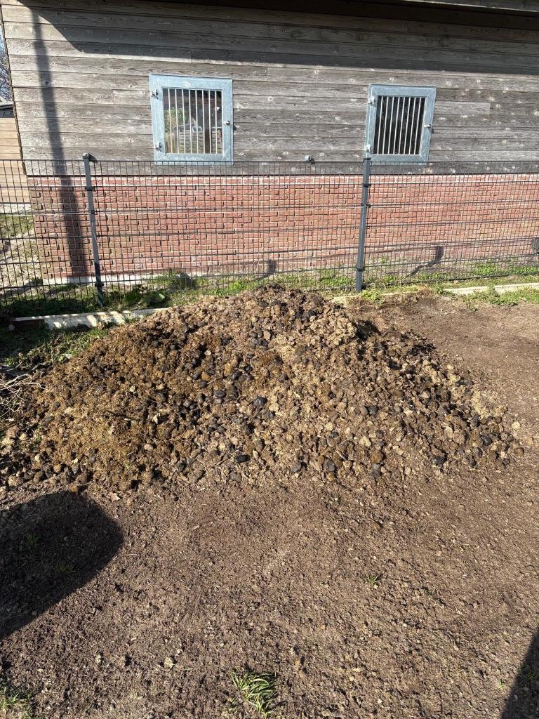 Paarde mest, Ophalen, Gebruikt