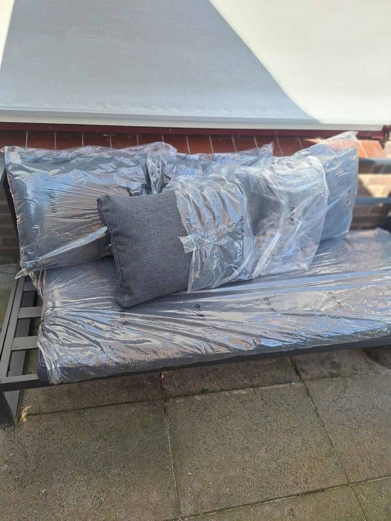 Splinter nieuwe donkergrijze zit bank kussen en 4 rugkussens, Ophalen, Nieuw