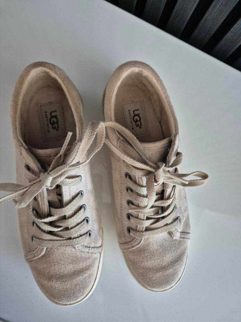 UGG sneakers maat 38, Ophalen of Verzenden, Zo goed als nieuw, Beige, Sneakers of Gympen