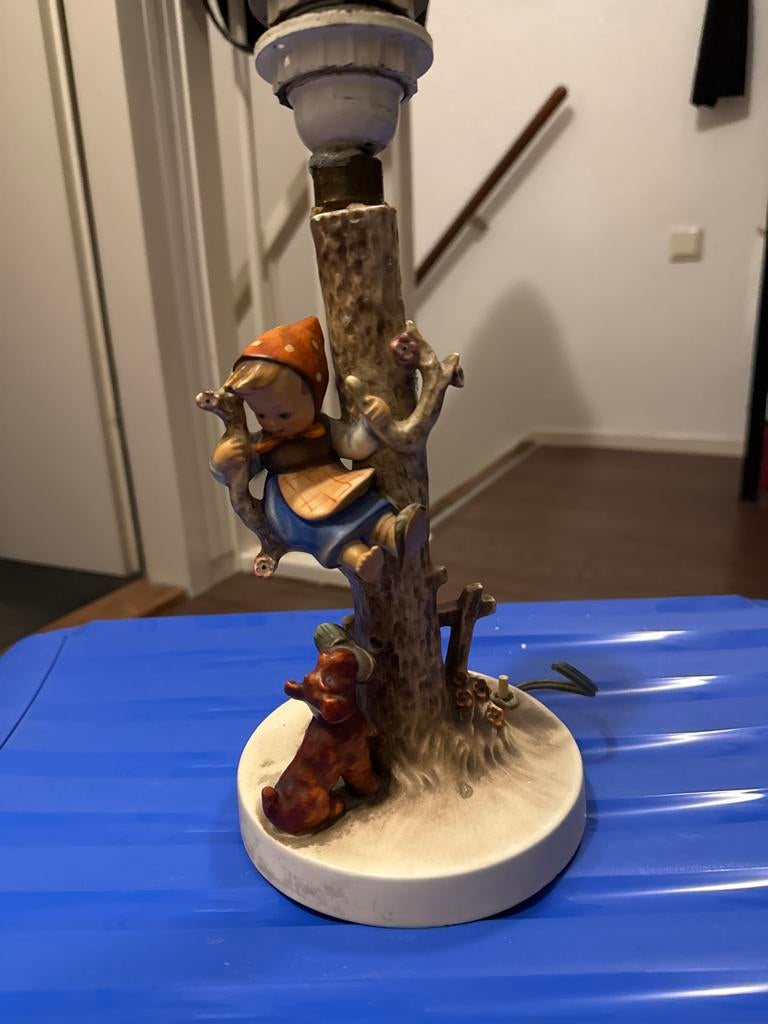 Vintage Goebel Hummel tafellampje met kind en hond, Antiek en Kunst, Ophalen