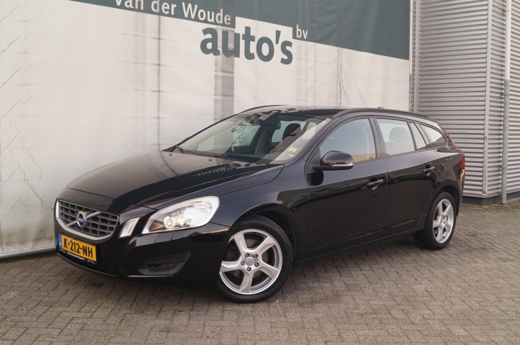 Volvo V60 1.6 T3 150pk Kinetic -ECC-PDC-XENON-CRUISE-, Gebruikt, 4 cilinders, 150 pk, LED verlichting