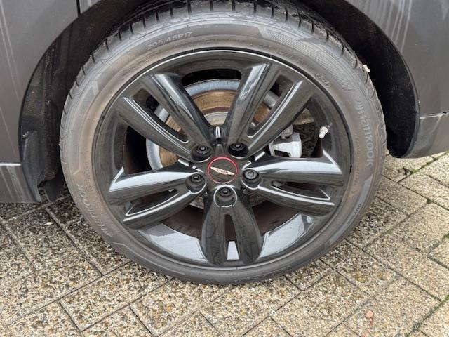 Mini Mini 1.5 Cooper Automaat 5-drs *JCW-pakket *schuifdak, Auto's, 136 pk, Gebruikt, Zwart, Leder