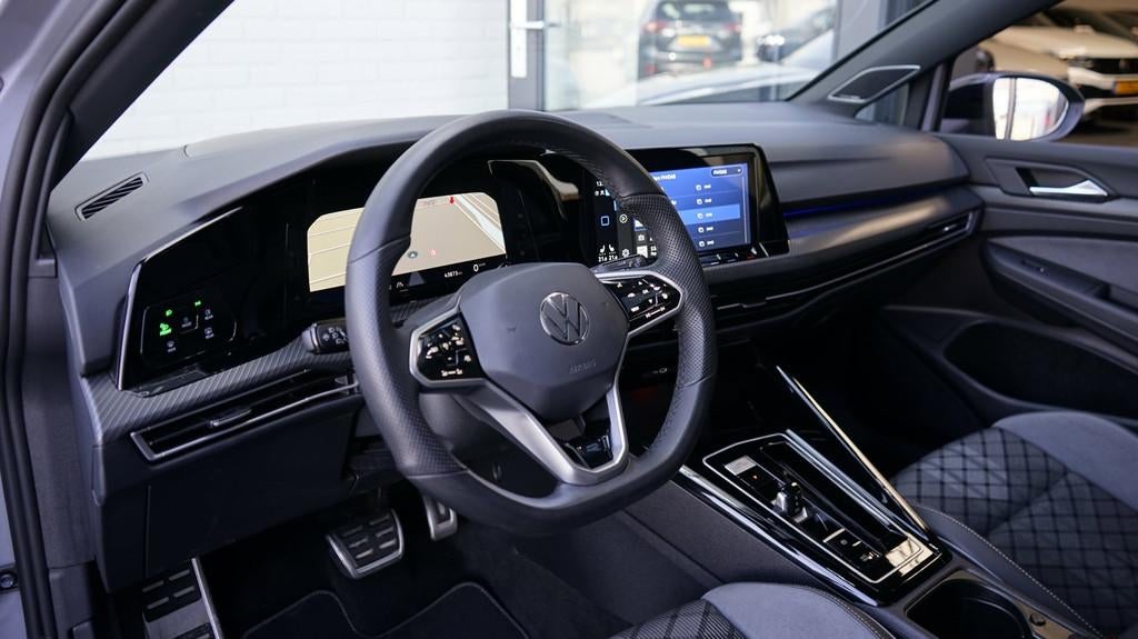 Volkswagen Golf 1.5 TSI R-Line Black Style AUTOMAAT-ACC-CAME, 4 cilinders, 150 pk, Alcantara, Bedrijf