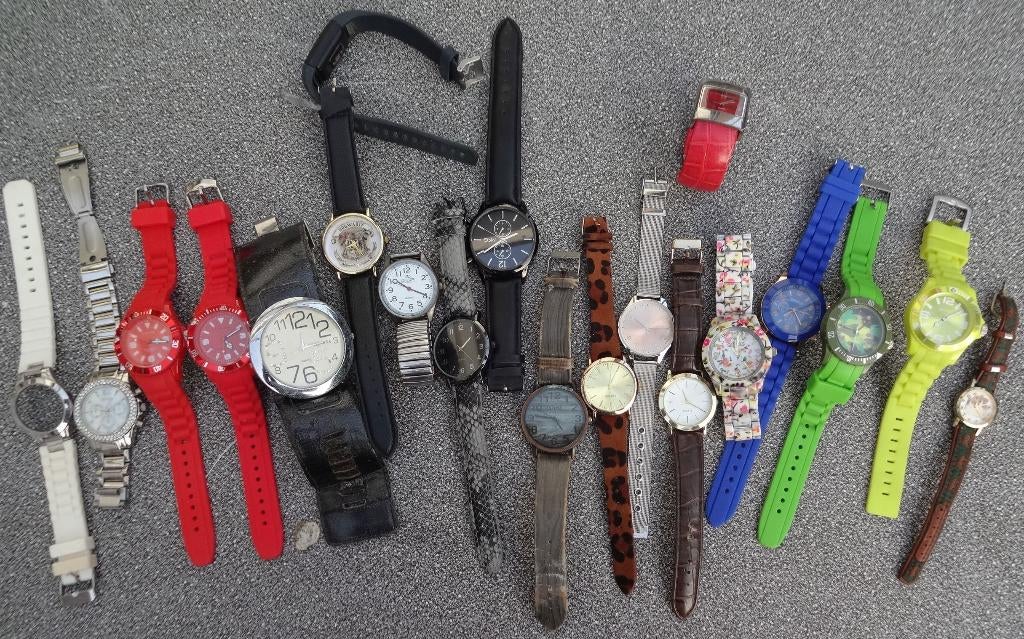 Restpartijtje Horloges met en zonder defect, Sieraden, Tassen en Uiterlijk, Horloges | Heren, Ophalen of Verzenden, Nieuw, Leer