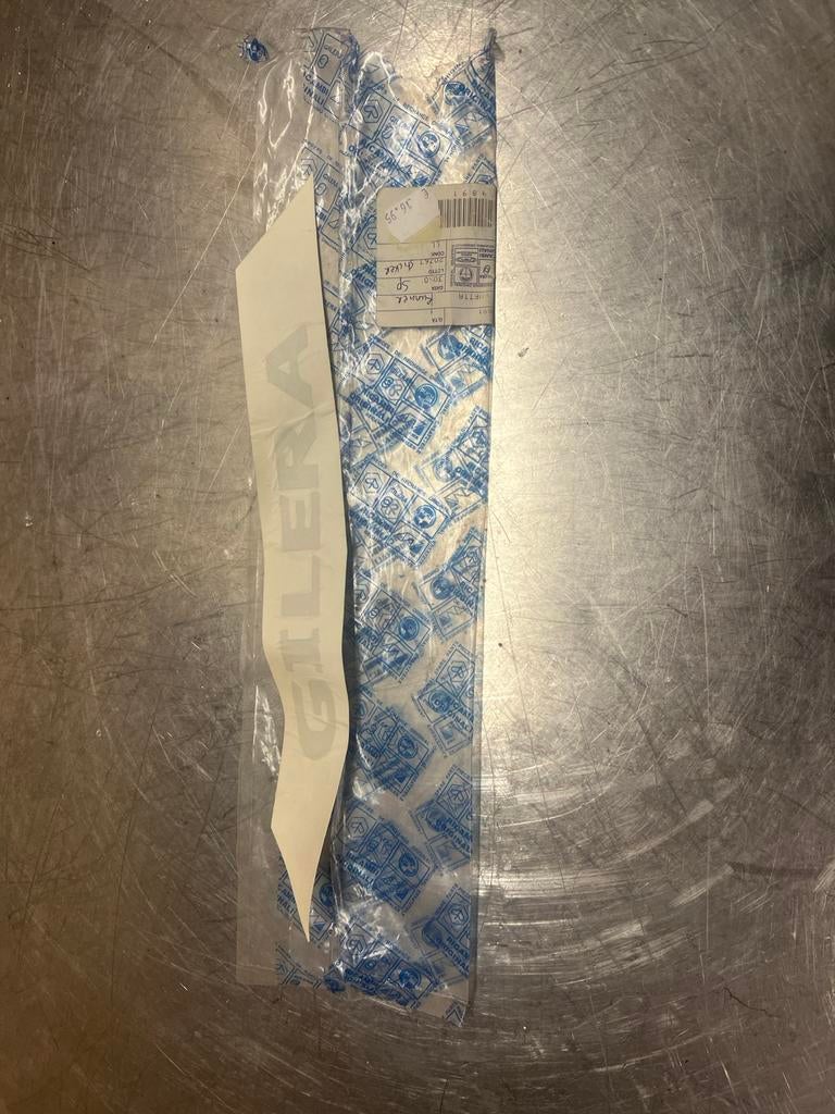 NOS gilera runner sticker zilver 50 125 180 sp, Ophalen of Verzenden