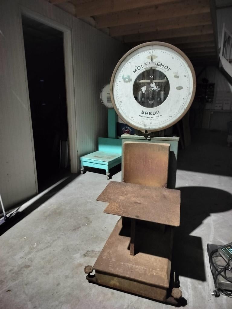 Grote partij antieke en digitale weegschalen, vijf stuks, Ophalen