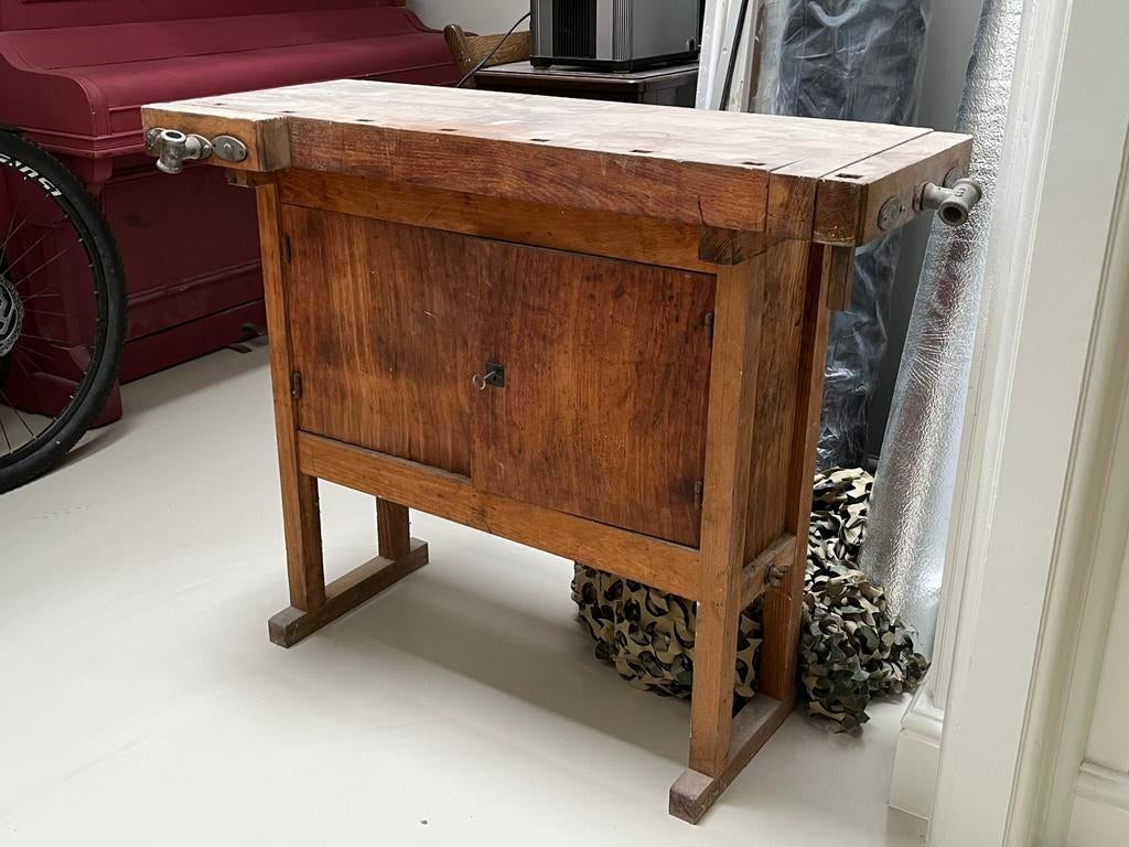 Antiek werkbankje met kast beuken, Ophalen