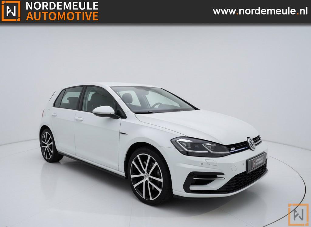 Volkswagen GOLF 1.5 TSI Highline BNS R Line, Xenon, Alcantar, Bluetooth, Euro 6, 4 cilinders, 150 pk