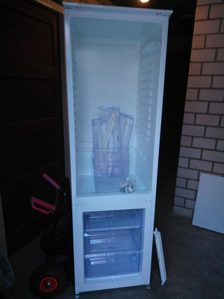 Zanussi inbouw koelkast koel-vries combinatie, Ophalen, Gebruikt, 200 liter of meer, Met aparte vriezer