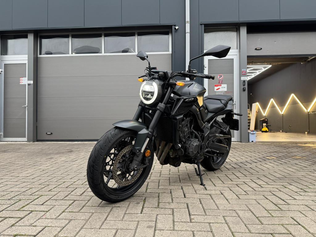 Te koop aangeboden: CB 650 R Neo Sports 2023 black edition, Particulier, Naked bike