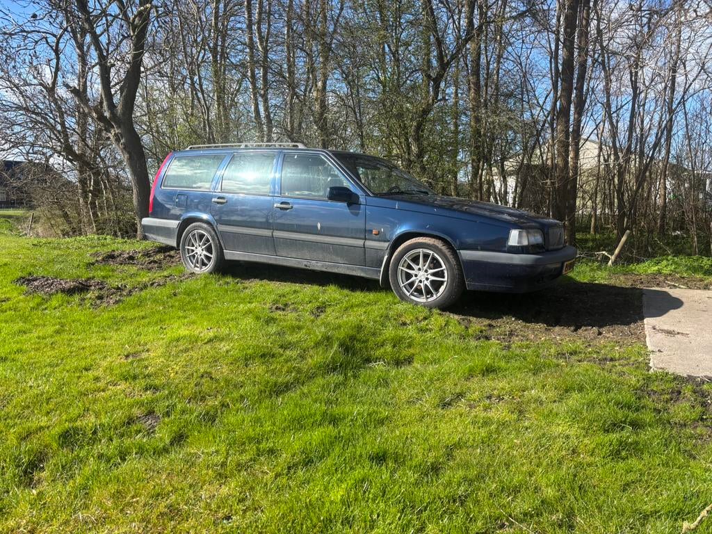 Volvo 850 2.5 I AUT 1996 Blauw, Auto's, 1408 kg, Beige, Blauw, 1600 kg