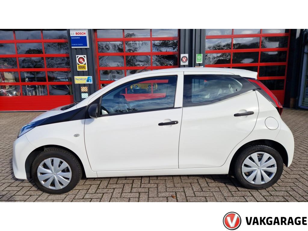 Toyota Aygo 1.0 VVT-i x-fun (bj 2020), Gebruikt, Euro 6, 4 stoelen, Wit