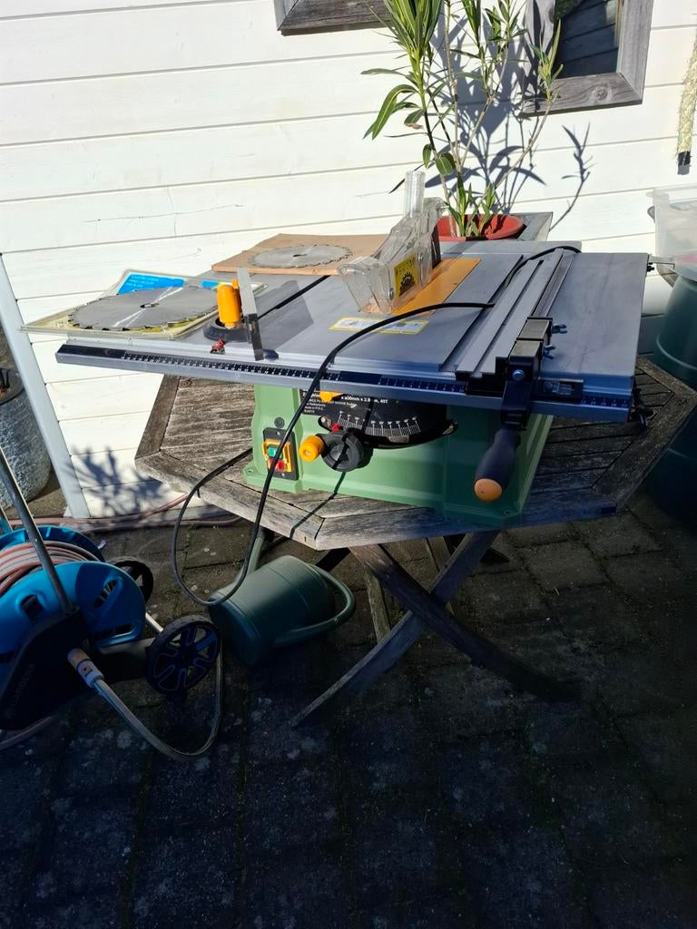 Tafel zaagmachine, Doe-het-zelf en Verbouw, Gereedschap | Zaagmachines, Ophalen, 1200 watt of meer, Cirkelzaag, 70 mm of meer