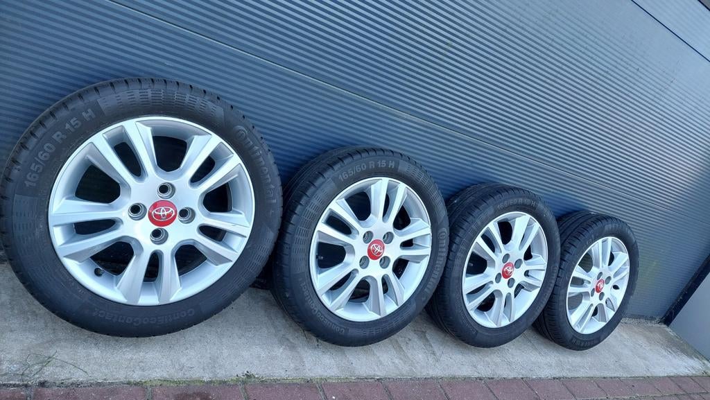 Lichtmetalen velgen Toyota Aygo 108 C1 165/60/15 UNIEKE SET!, Gebruikt, 15 inch, Banden en Velgen, Ophalen of Verzenden