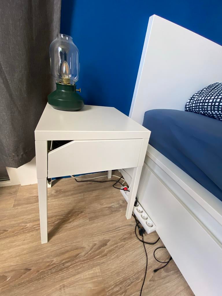 2 nachtkastjes wit, Ophalen, Gebruikt, Minder dan 45 cm, Metaal of Aluminium