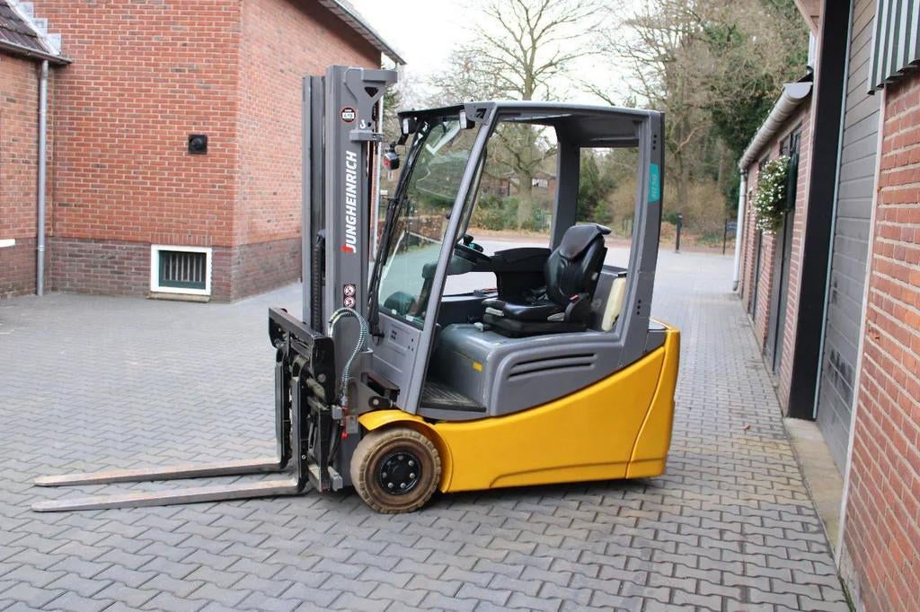 Jungheinrich EFG216 heftruck elektrische triplex lepelverste, Zakelijke goederen, Machines en Bouw | Heftrucks en Intern transport