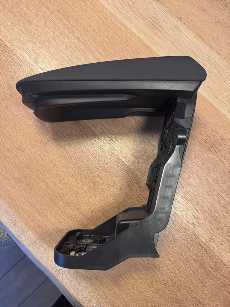 Volvo V40 >’12 armsteun charcoal, Auto-onderdelen, Interieur en Bekleding, Ophalen of Verzenden, Gebruikt, Volvo