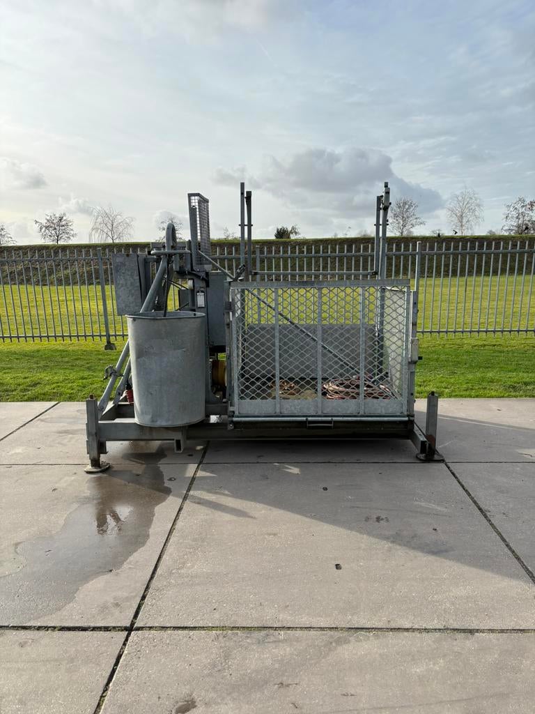 De Jong AT50 bouwlift 400V 500KG, Ophalen of Verzenden, Gebruikt, Bouwlift