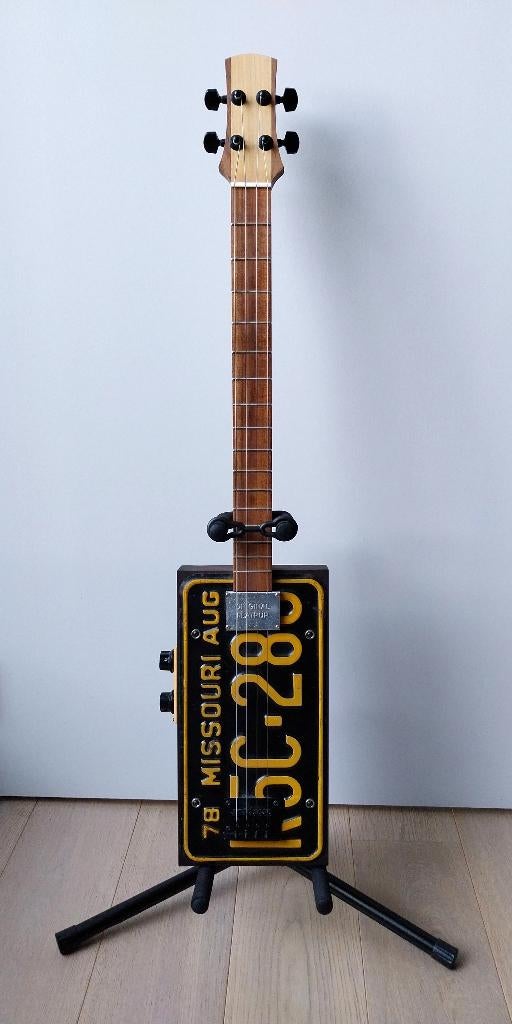 Statief voor Cigar Box Guitar - Cigarbox Guitar, Muziek en Instrumenten, Standaards, Ophalen of Verzenden, Nieuw, Instrumentstandaard