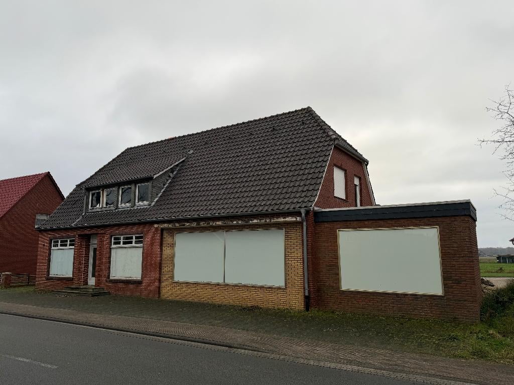 Groot vrijstaand huis met veel mogelijkheden in Lage, Huizen en Kamers, Buitenland, 223 m², Dorp, Woonhuis, 20 kamers