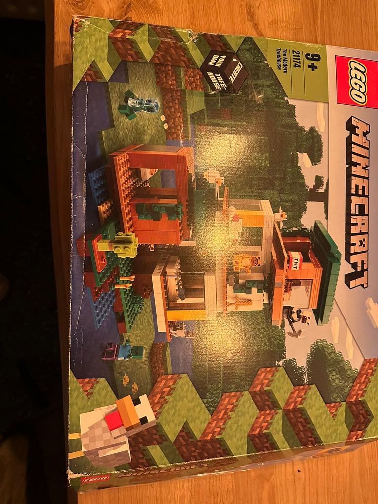 Lego minecraft 21174 moderne boomhuis, Kinderen en Baby's, Speelgoed | Duplo en Lego, Ophalen, Zo goed als nieuw