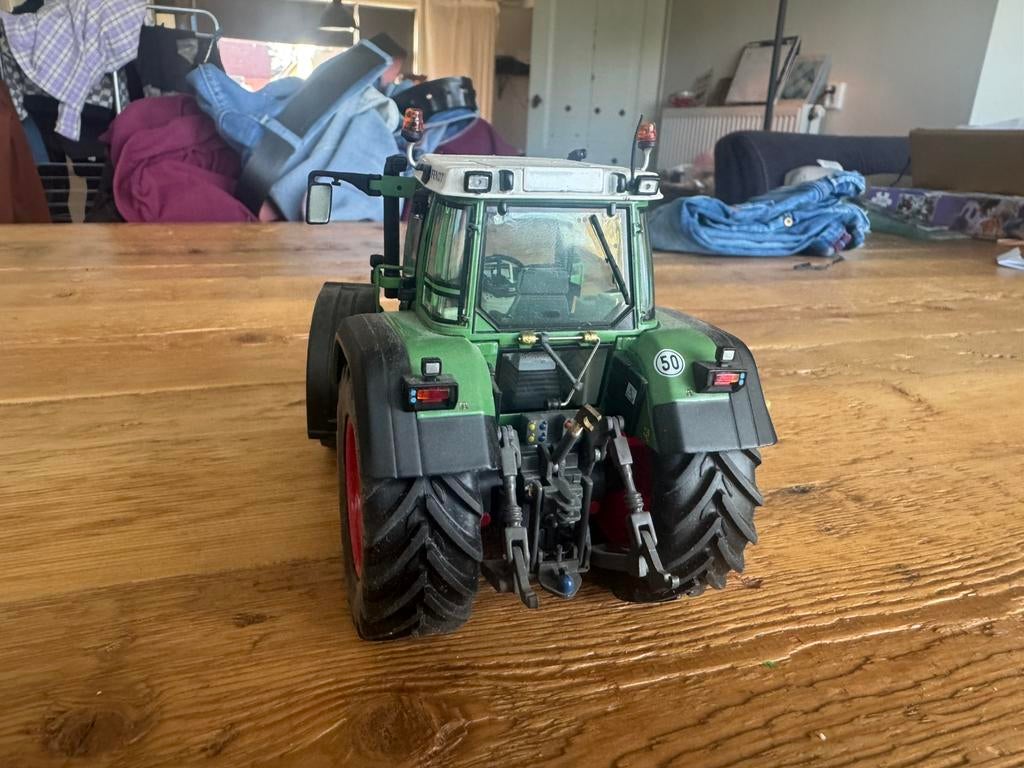 fendt 824 weise toys , oud model, Hobby en Vrije tijd, Ophalen of Verzenden, Zo goed als nieuw, Tractor of Landbouw, Overige merken