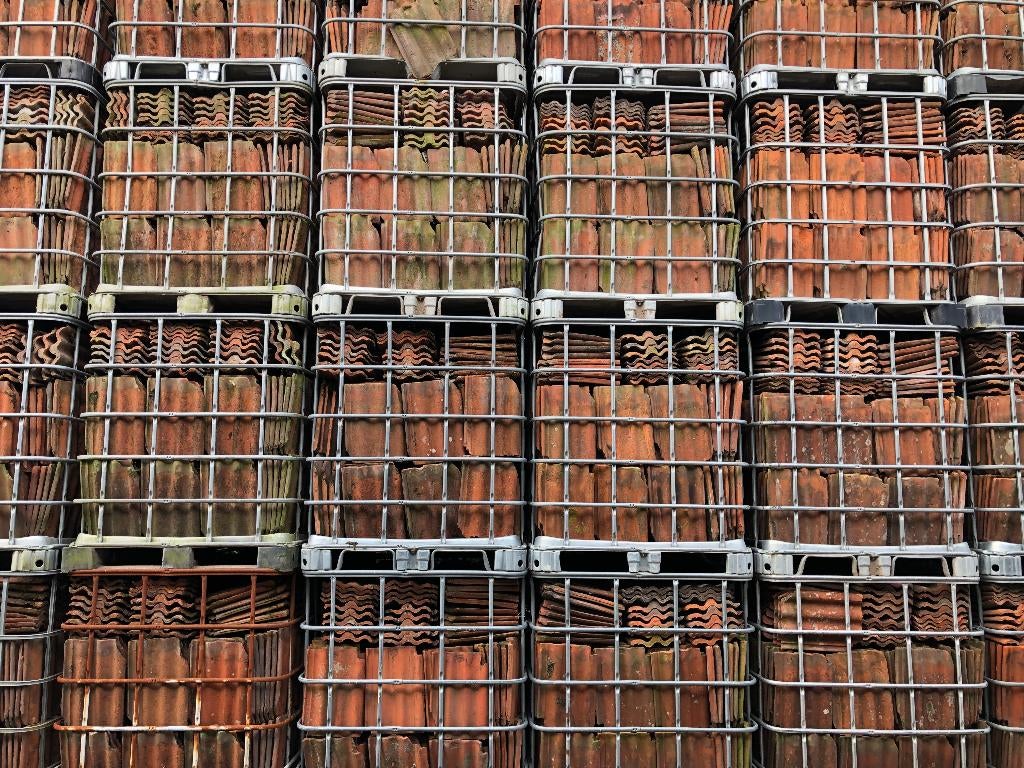 Friese golfjes dakpannen rood, gesmoord & geglazuurd., Gebruikt, Steen of Klei, Info@walstra.nl, Ophalen of Verzenden