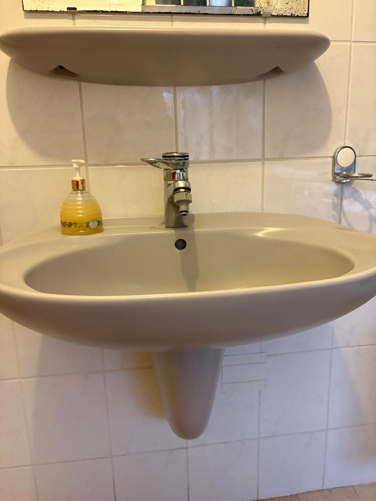 Wastafel grijs, Doe-het-zelf en Verbouw, Sanitair, Gebruikt, Wastafel, Steen, Ophalen of Verzenden