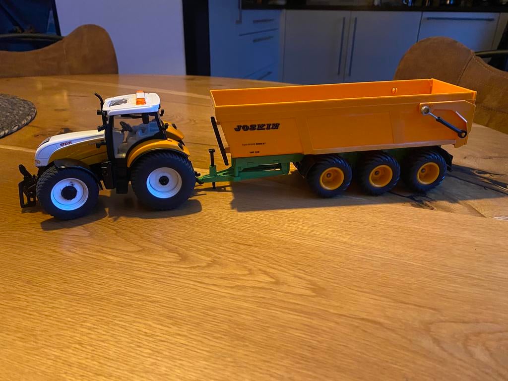 Siku Tractor met 3 assige kieptrailer, Kinderen en Baby's, Speelgoed | Speelgoedvoertuigen, Gebruikt, Ophalen of Verzenden