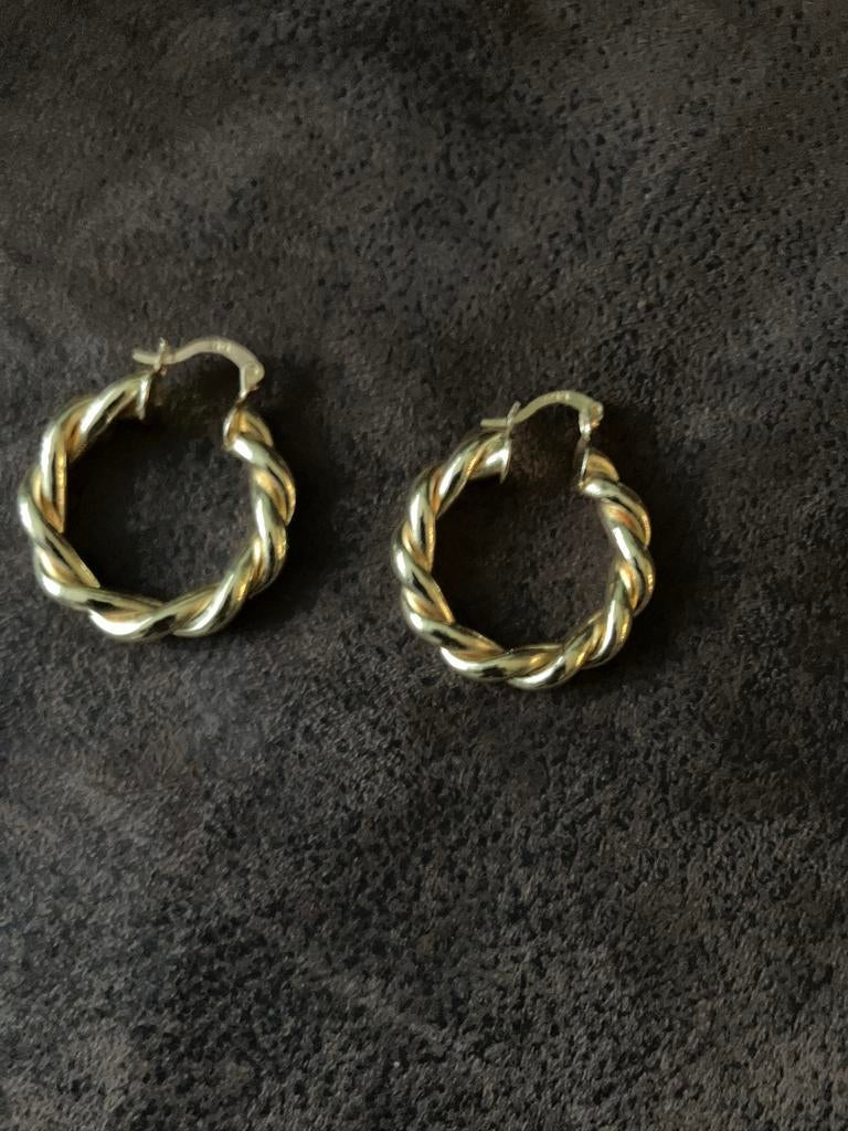 Nieuwe wokkels oorbellen 3 cm Blijven mooi 14karaats kleur, Ophalen of Verzenden, Zo goed als nieuw, Overige materialen