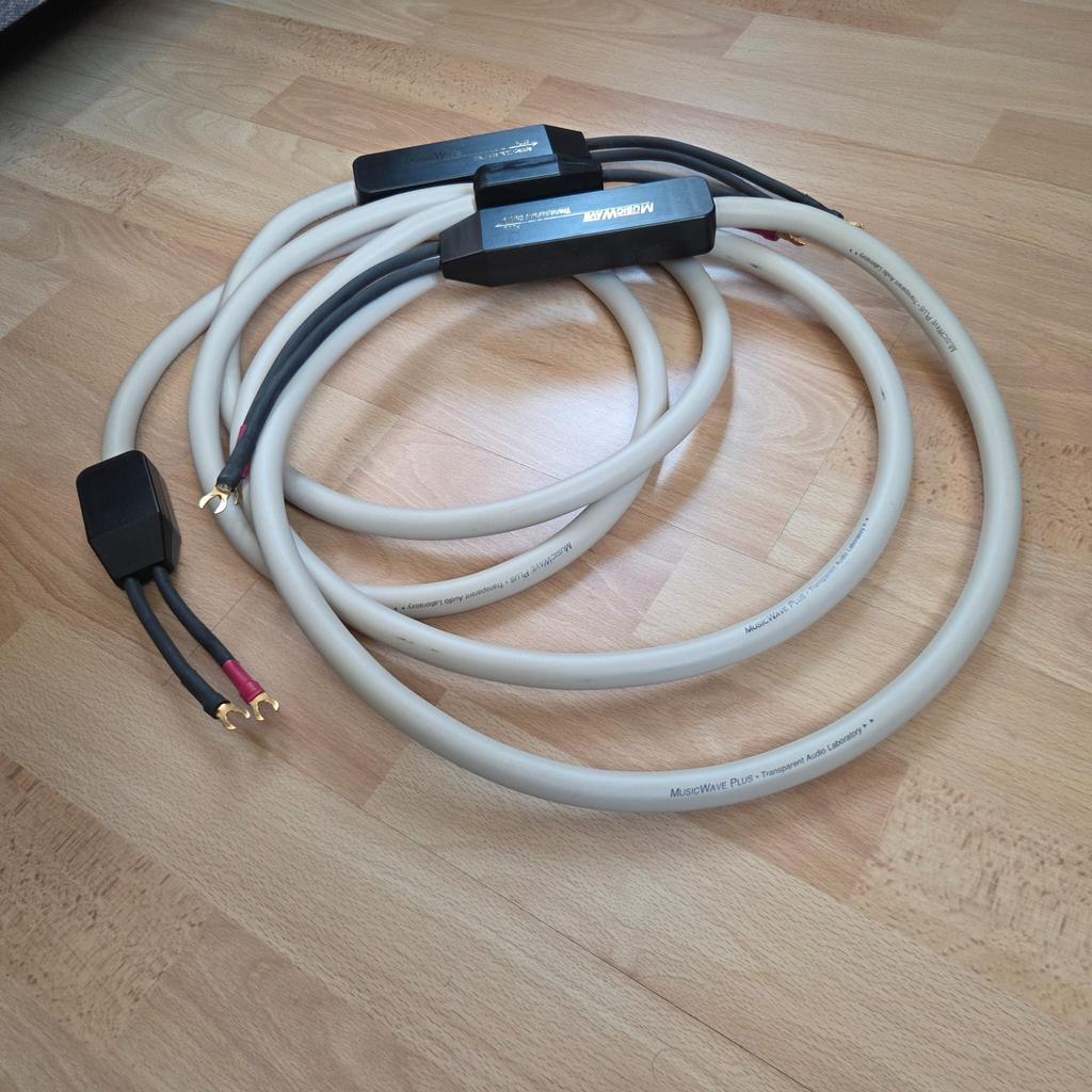 Transparent Musicwave plus luidsprekerkabels - 2.4 meter, Ophalen of Verzenden, Zo goed als nieuw, 2 tot 5 meter, Luidsprekerkabel
