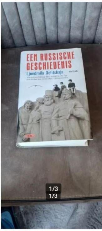Een Russische geschiedenis Ljoedmila Oelitskaja, Ophalen of Verzenden, Zo goed als nieuw, Europa