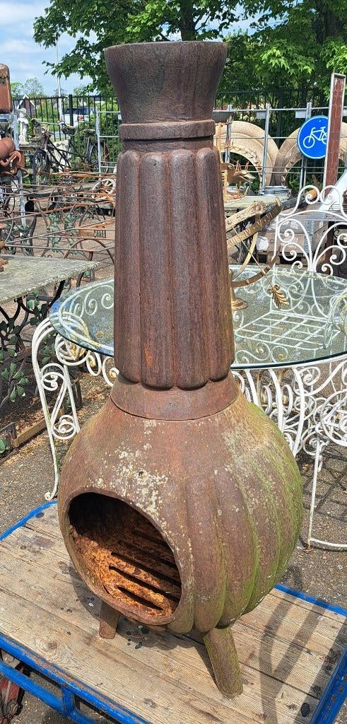 mooie zware gietijzeren tuinhaard of tuinkachel 118 cm hoog, Tuin en Terras, Ophalen