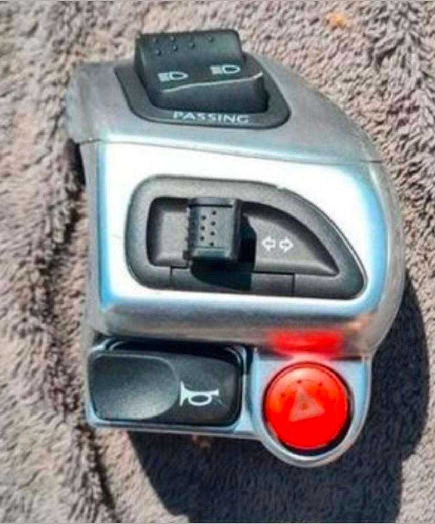 Stuurschakelaar Piaggio mp3 Yourban links, Ophalen of Verzenden