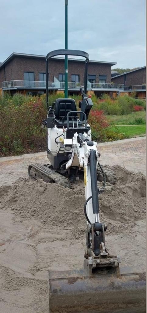 Graafwerk met minigraver, Zakelijke goederen, Machines en Bouw | Kranen en Graafmachines, Ophalen of Verzenden, Graafmachine