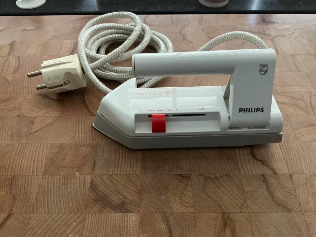 Reisstrijkijzer - Compact en Handig!, Witgoed en Apparatuur, Strijkijzers en Strijkplanken, Ophalen of Verzenden, Gebruikt, Strijkijzer met snoer