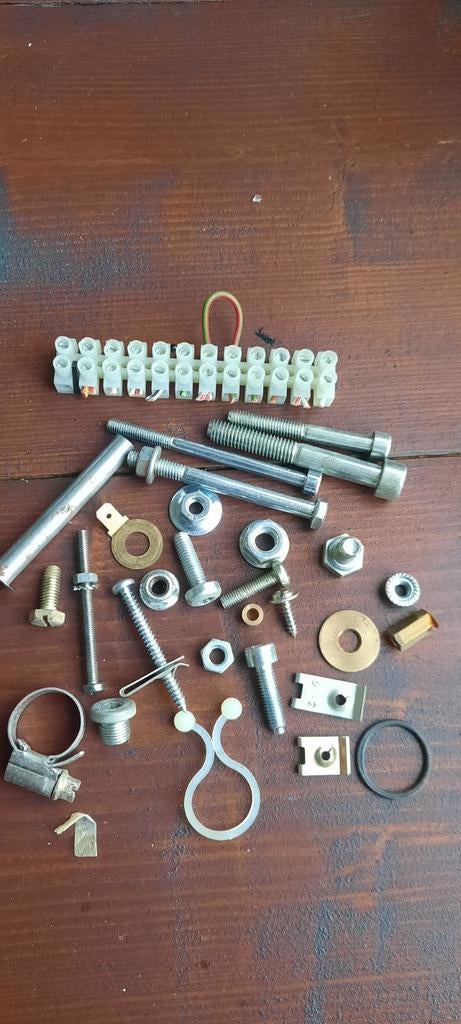 Assortiment boutjes moertjes enz enz, Doe-het-zelf en Verbouw, IJzerwaren en Bevestigingsmiddelen, Bouten of Moeren, Minder dan 50 mm