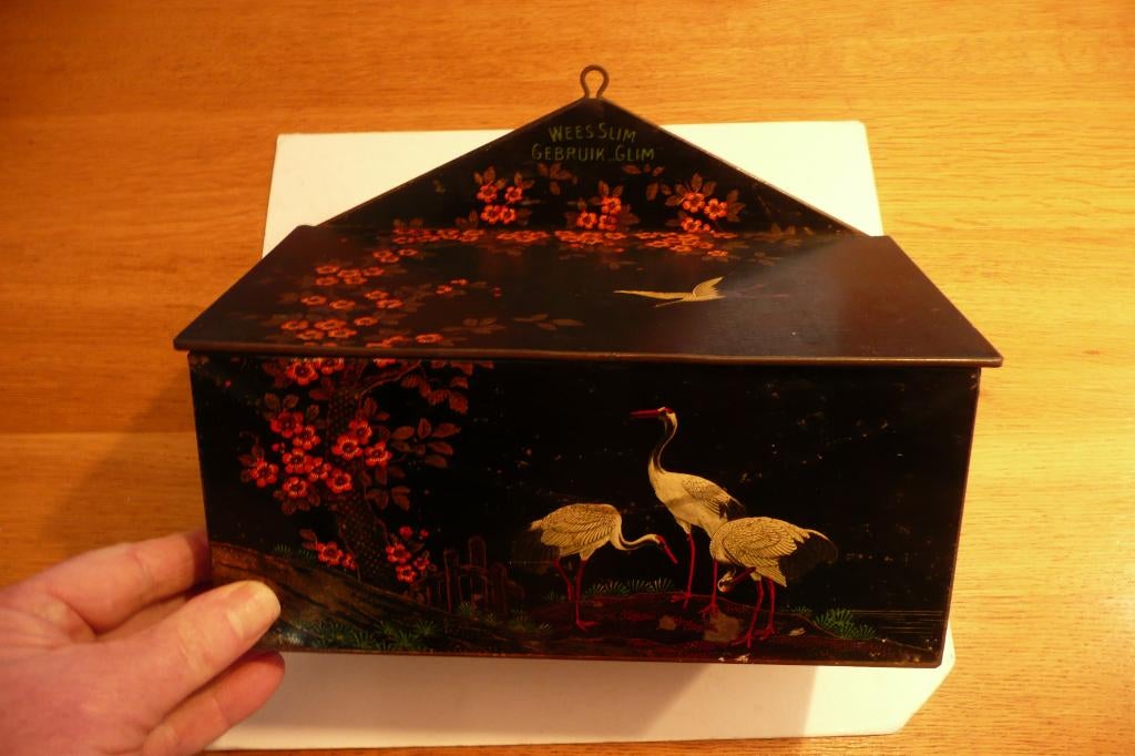 Nederlands GLIM blik (schoen)poetsdoos met witte kraanvogels, Ophalen of Verzenden, Gebruikt, Overige, Overige merken