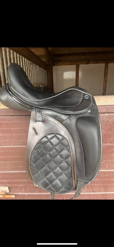 Frank Baines Adagio 17 inc medium, Dieren en Toebehoren, Ophalen of Verzenden, Zo goed als nieuw, Dressuur