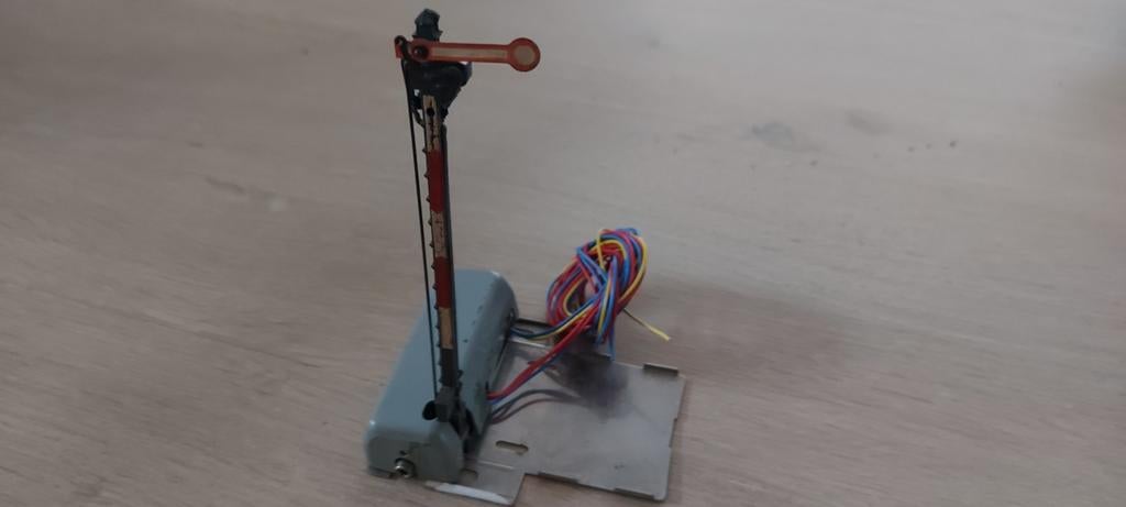 Märklin eenarmig hoofdsein Artikelnummer 7039, Hobby en Vrije tijd, Modeltreinen | H0, Wisselstroom, Wagon, Ophalen of Verzenden