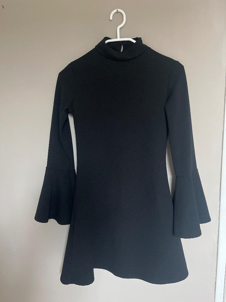 Zwart jurkje maat 8 (xs) Pretty Body, Kleding | Dames, Pretty Body, Zwart, Ophalen of Verzenden, Zo goed als nieuw