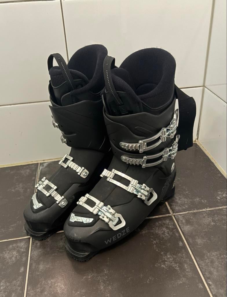 Ski set: schoenen, helm en kleding, Sport en Fitness, Skiën en Langlaufen, Ophalen of Verzenden, Gebruikt