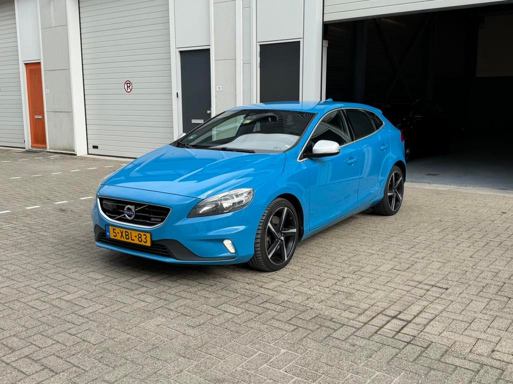 Volvo V40 2.0 D4 190PK 2014 Blauw R-design, Voorwielaandrijving, Euro 5, Start-stop-systeem, Zwart