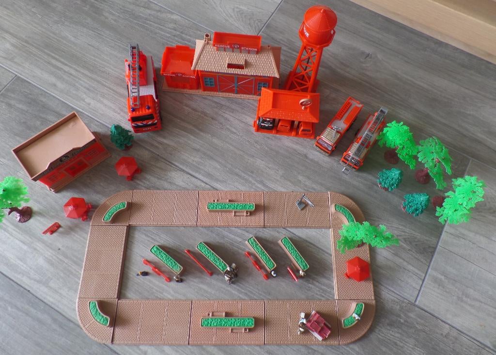 Brandweerkazerne, Ophalen of Verzenden, Zo goed als nieuw