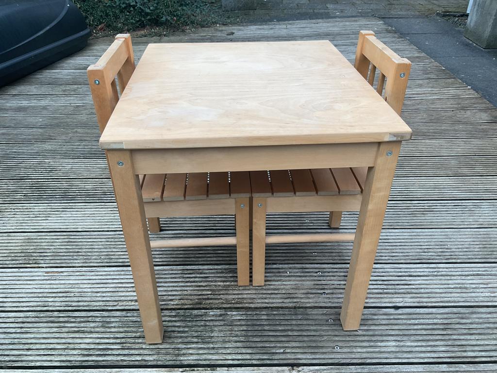 Kinder speeltafeltje met 2 stoeltjes, blank hout, IKEA, Kinderen en Baby's, Kinderkamer | Tafels en Stoelen, Ophalen, Zo goed als nieuw