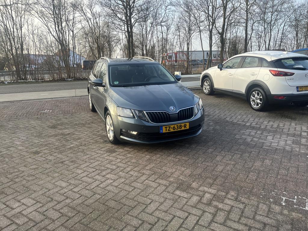 Skoda Octavia Combi 1.0 TSI Greentech Ambition Business AUTO, Gebruikt, Origineel Nederlands, 3 cilinders, Navigatiesysteem