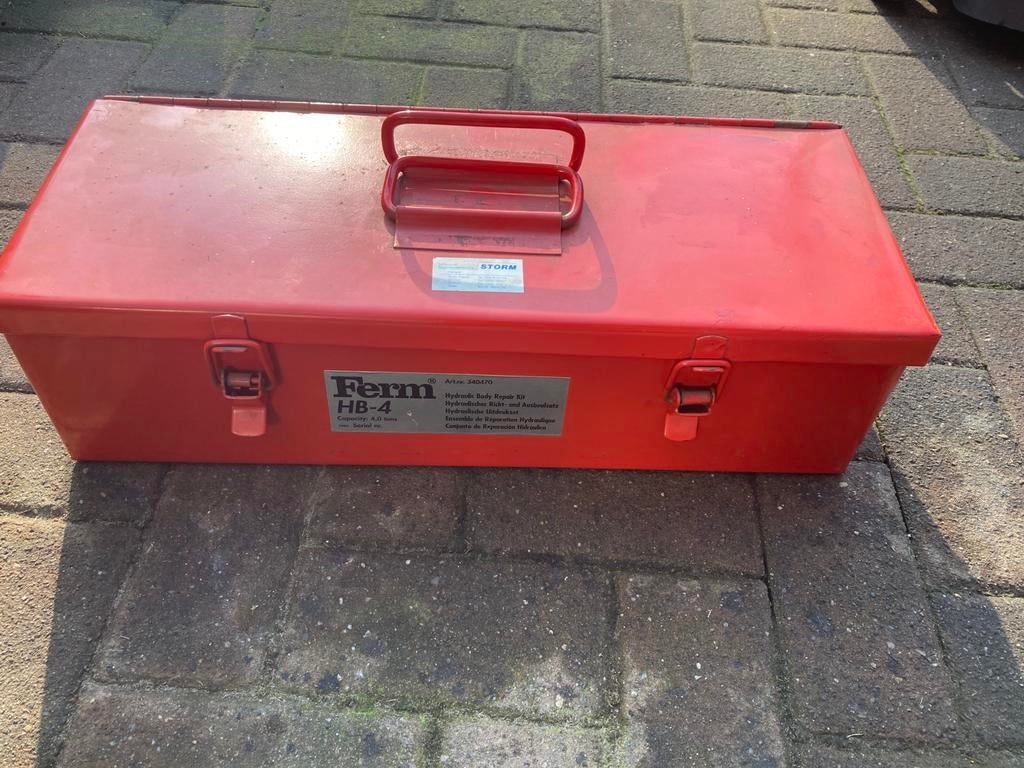 Hydr persset 4ton, Ophalen, Zo goed als nieuw